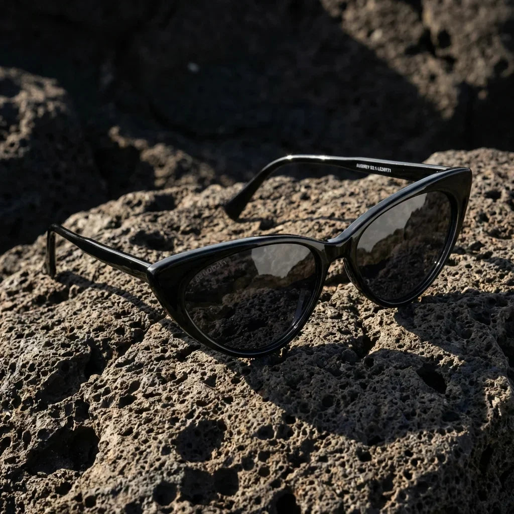 Audrey Red cat eye polarized sunglasses in bio-acetate, retro style · ReFramed, photo 19 of 27