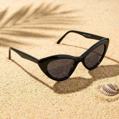 Femme Black cat eye polarized sunglasses in bio-acetate, size L · ReFramed, photo 12 of 15