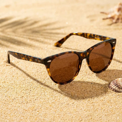 Hanga Roa Cat Eye Polarized Sunglasses in Bio-Acetate and Natural Wood