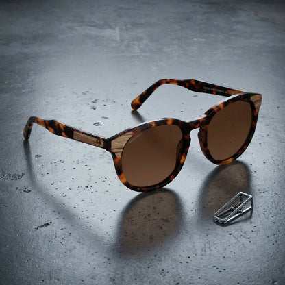 Chiloé 0084 round polarized sunglasses in bio-acetate and natural wood · ReFramed, photo 16 of 30