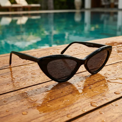 Femme Black cat eye polarized sunglasses in bio-acetate, size L · ReFramed, photo 14 of 15
