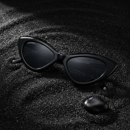 Femme Black cat eye polarized sunglasses in bio-acetate · ReFramed, photo 15 of 15