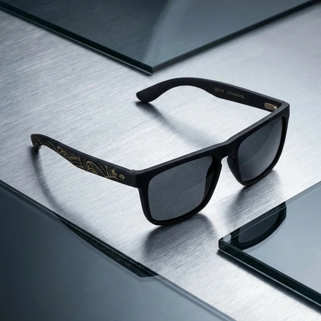 Lautaro Dark Designer's rectangular polarized sunglasses in recycled plastic · ReFramed, photo 10 of 24
