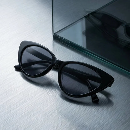 Audrey Red cat eye polarized sunglasses in bio-acetate, retro style · ReFramed, photo 8 of 27