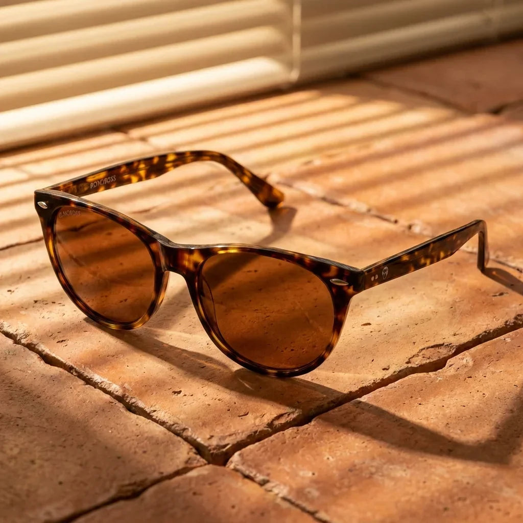 Hanga Roa Cat Eye Polarized Sunglasses in Bio-Acetate and Natural Wood