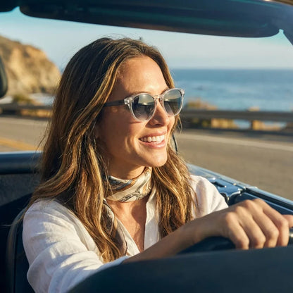 Chiloé 220 Round Polarized Sunglasses in Bio-Acetate & Wood