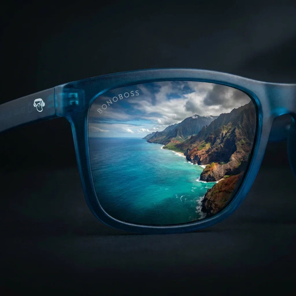 Rapanui RPET rectangular polarized sunglasses in recycled plastic · ReFramed, photo 23 of 30