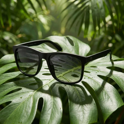 Rapanui RPET rectangular polarized sunglasses in recycled plastic · ReFramed, photo 19 of 30