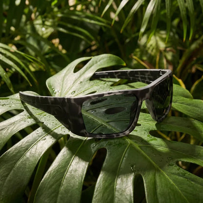Salmon Seeker sport sunglasses with polarized lenses, TR90 frame · ReFramed, photo 26 of 30