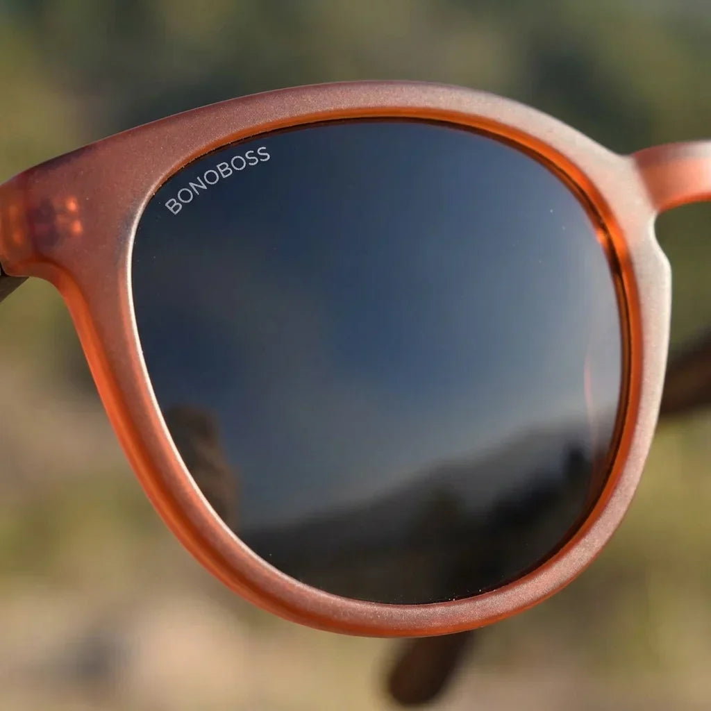 Meli Wine round polarized sunglasses in recycled plastic and natural wood · ReFramed, photo 11 of 30