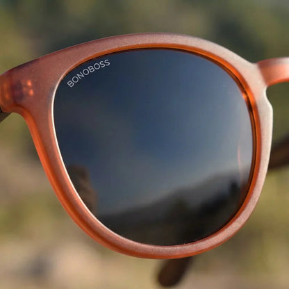 Meli Wine round polarized sunglasses in recycled plastic and natural wood · ReFramed, photo 11 of 30