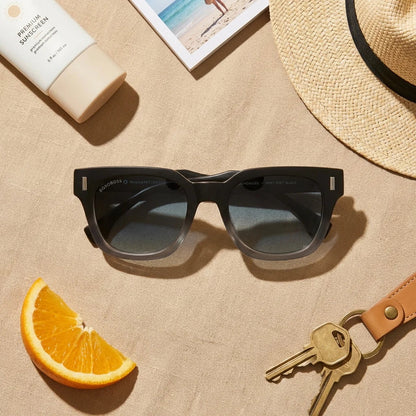 Osorno RPET rectangular polarized sunglasses in recycled plastic · ReFramed, photo 29 of 30