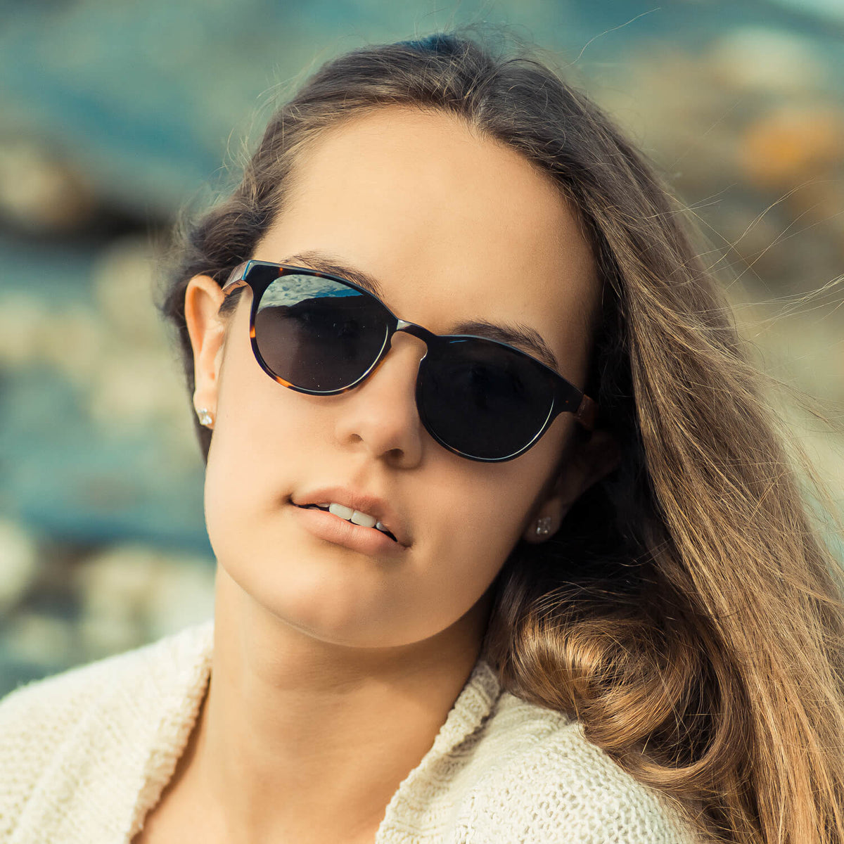 Chiloé 110 Carey round polarized sunglasses in bio-acetate and natural wood · ReFramed, photo 4 of 26