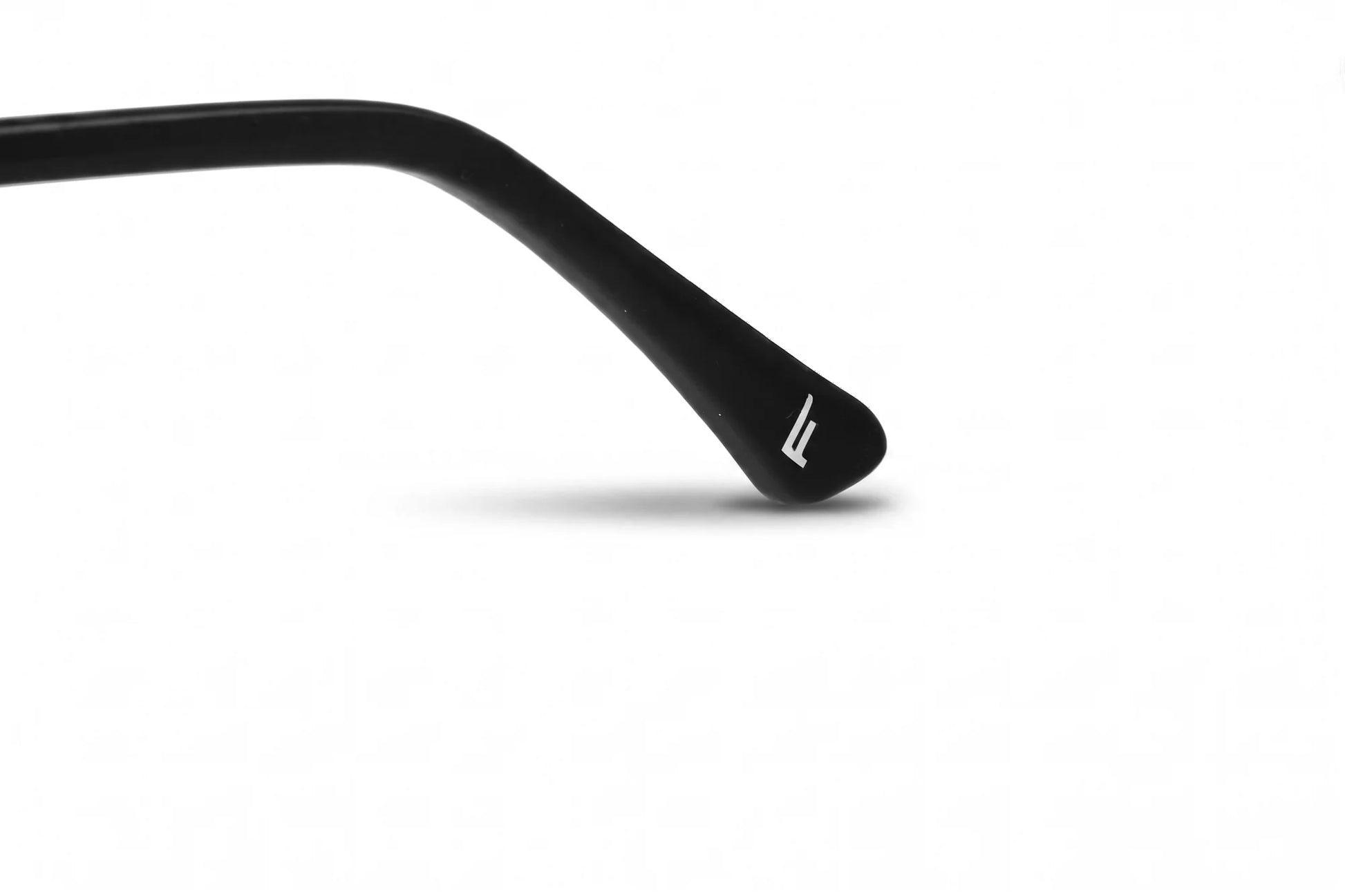 Fiore 10172 eyeglasses in black – temple logo detail
