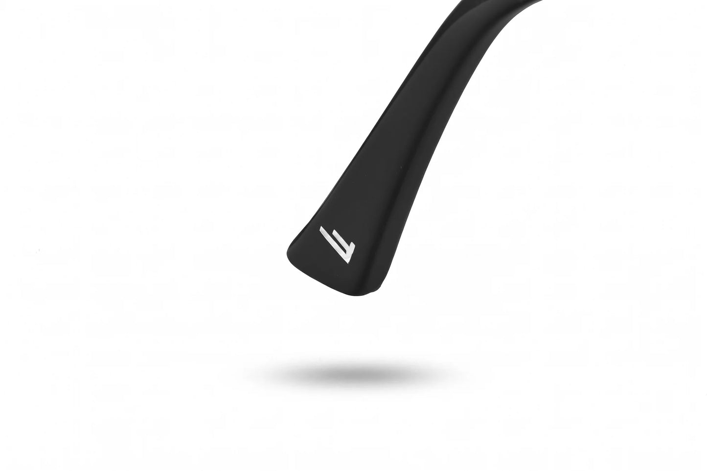 Fiore 1031 eyeglasses in black – temple logo detail
