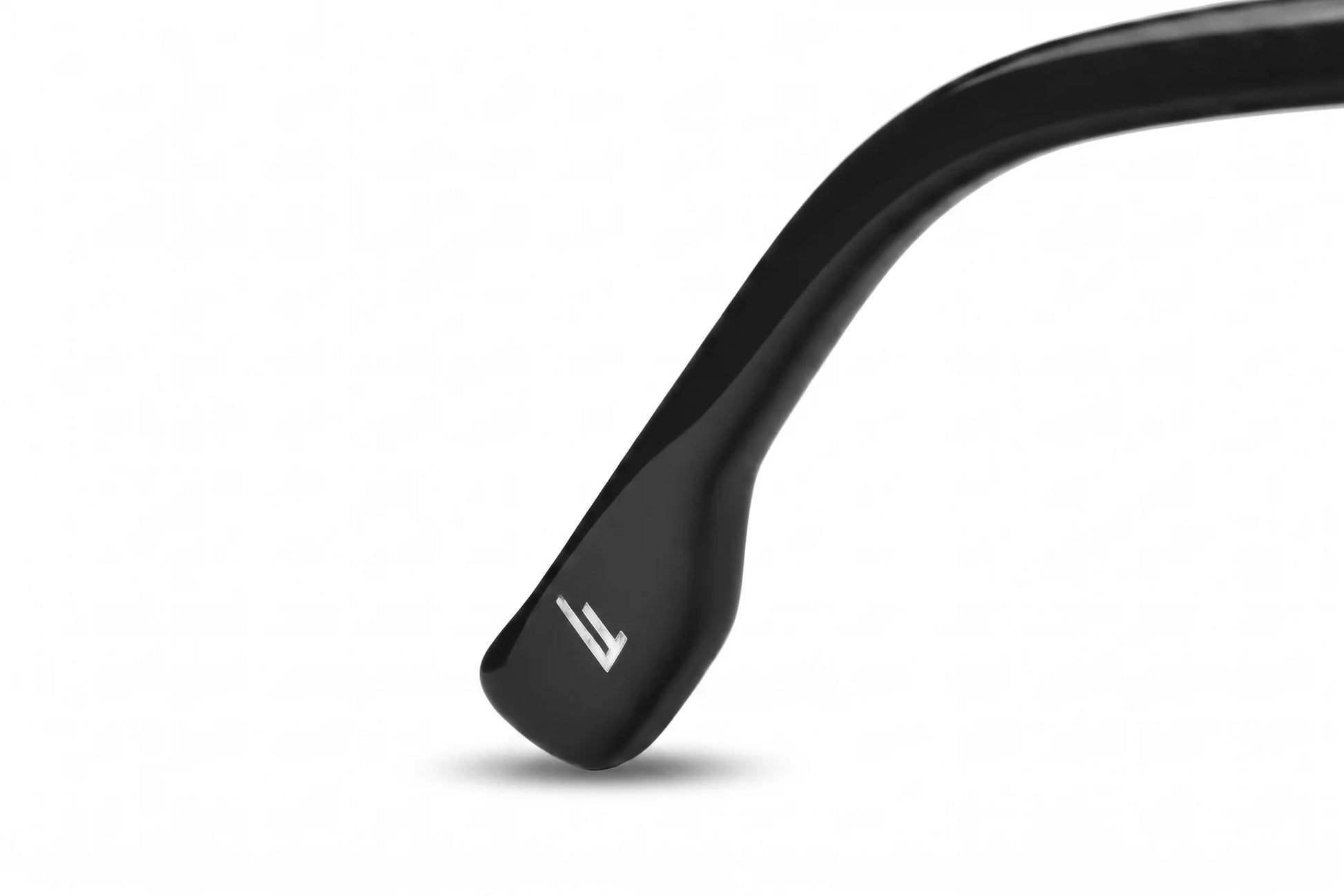 Fiore 1038 eyeglasses in black – temple logo detail