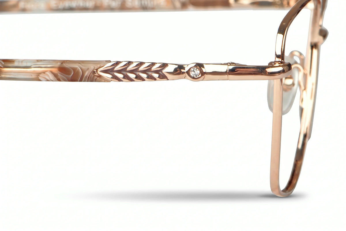 Fiore 2210 eyeglasses in gold brown – close-up detail