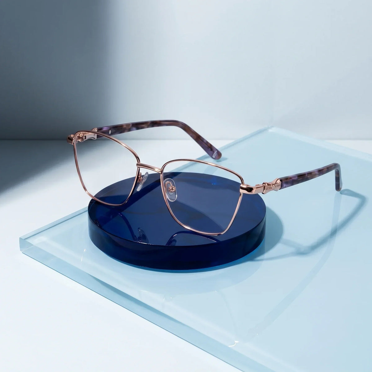 Fiore 22115 square metal reading glasses, gold frame · ReFramed, photo 55 of 62