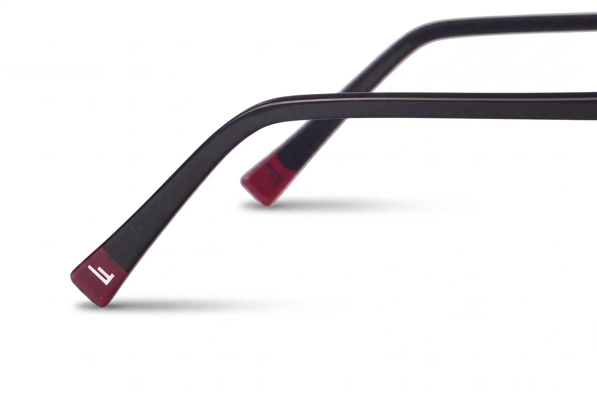 Fiore 3971 eyeglasses in black gold – temple logo detail