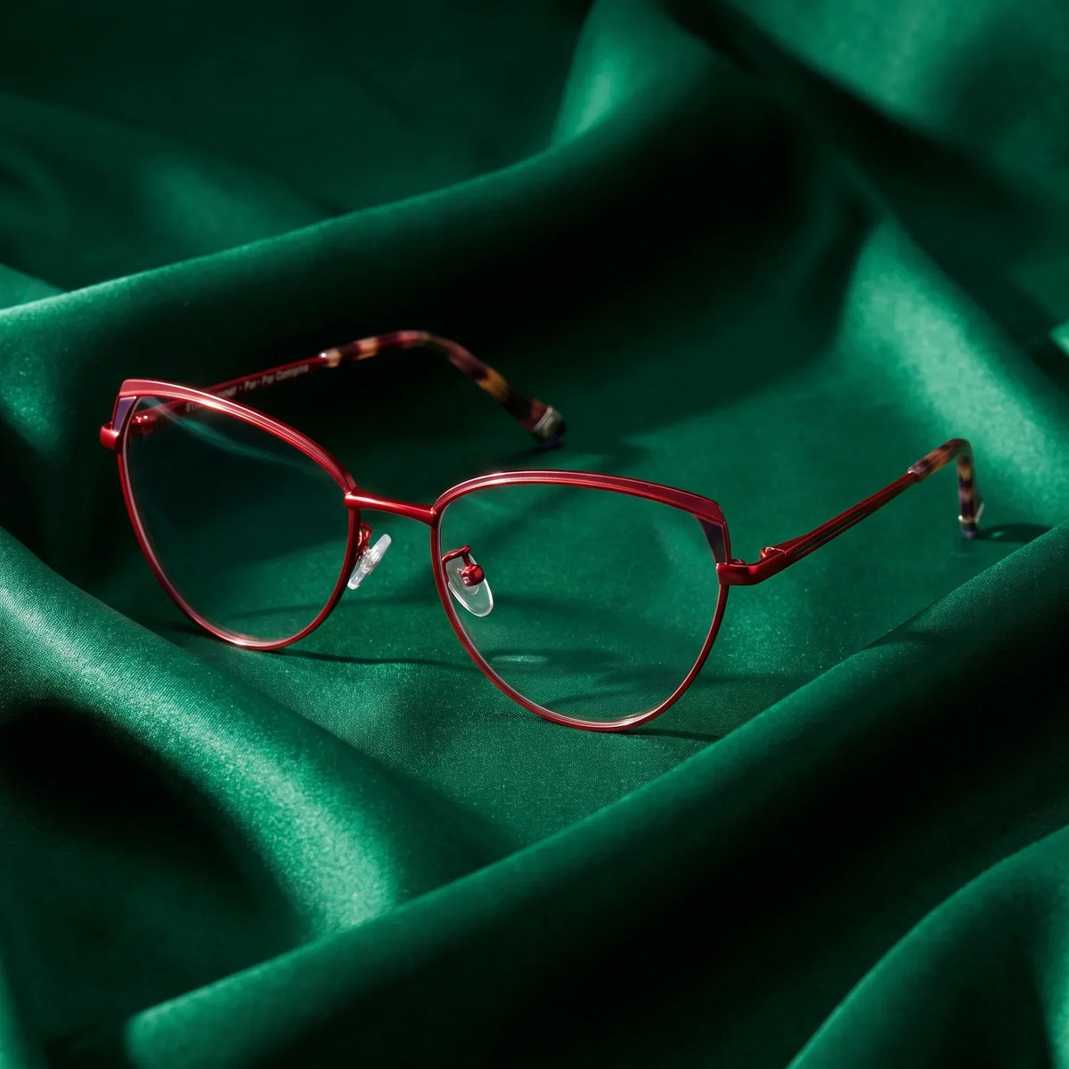 Fiore 3983 cat-eye metal reading glasses, red black frame · ReFramed, photo 32 of 100
