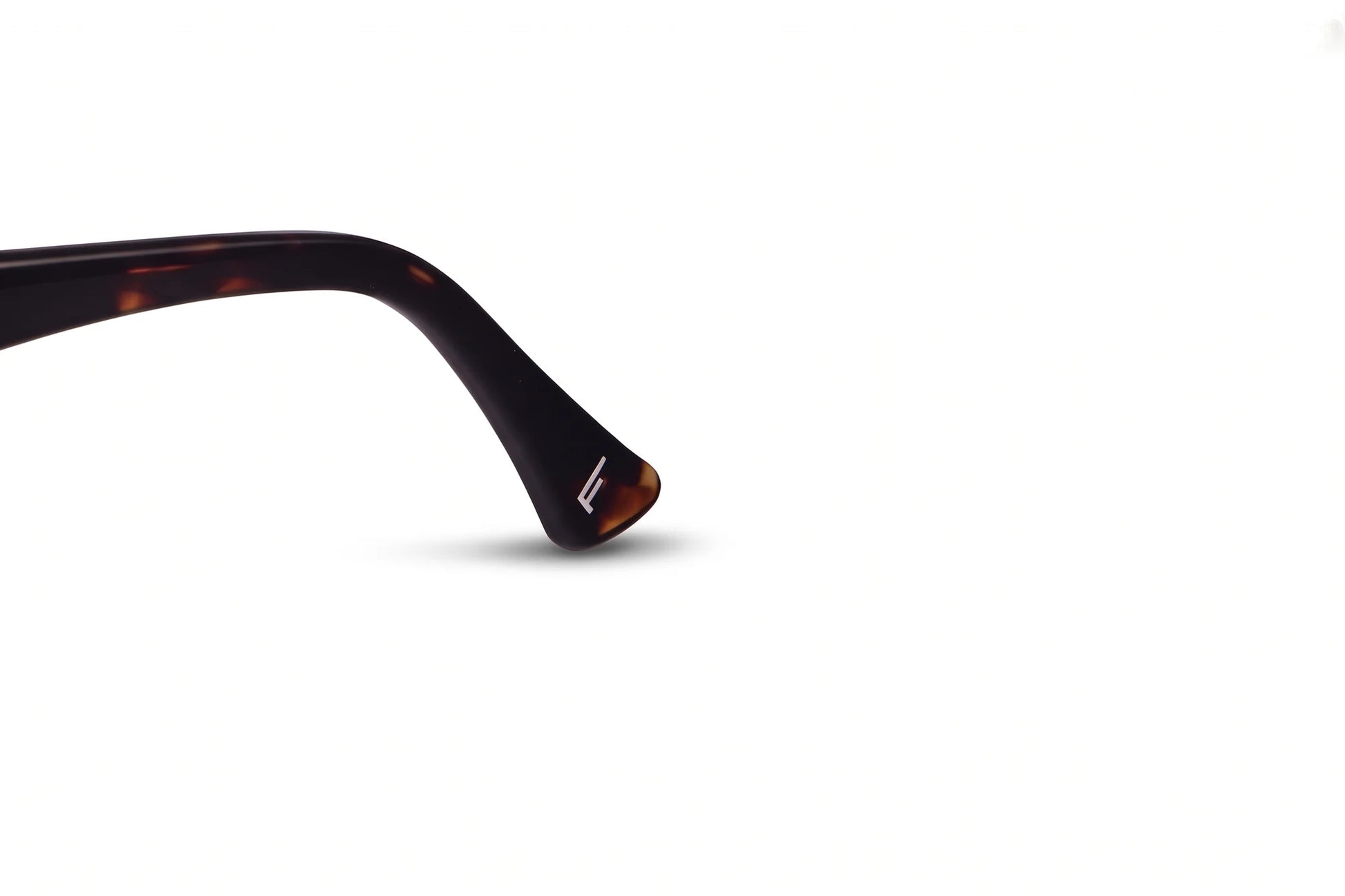 Fiore 5228 eyeglasses in tortoiseshell – temple logo detail