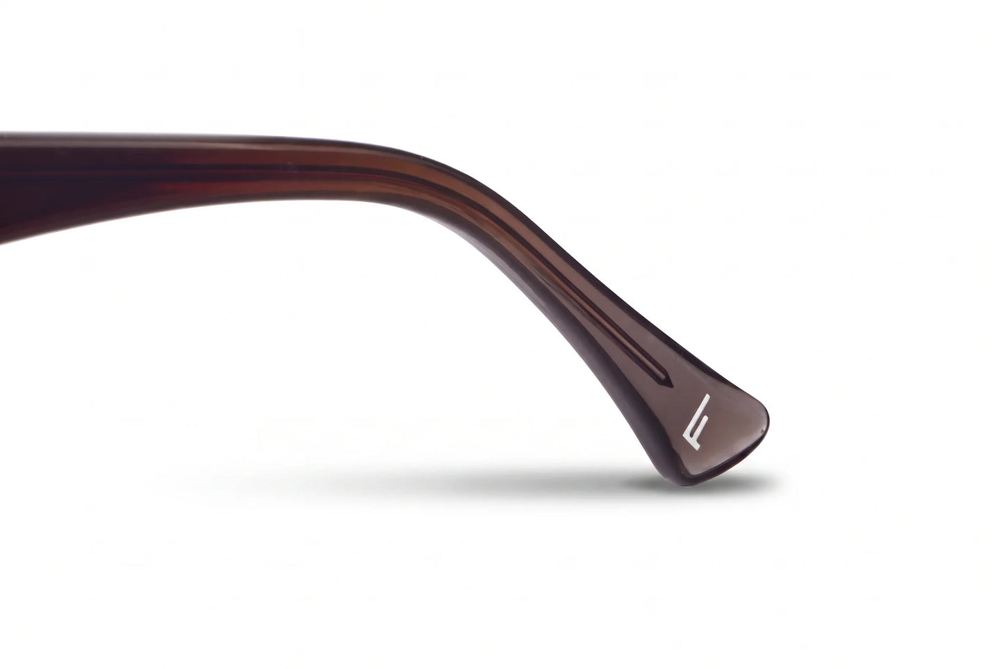 Fiore 7046 eyeglasses in gradual brown – temple logo detail